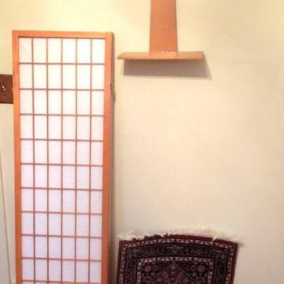 Lot 237: Folding Privacy Screen, Hanging Display Shelf and Small Rug