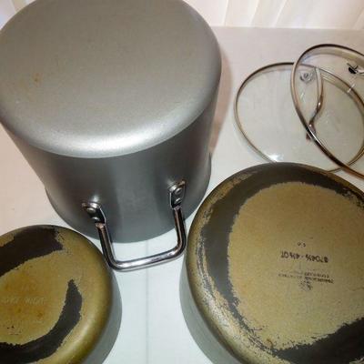 Lot 183: Teflon Coated Sauce and Stock Pots w/ Lids