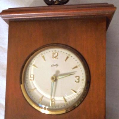 Lot 148: Crosby "Vintage" Radio Clock and Cassette Player Lot