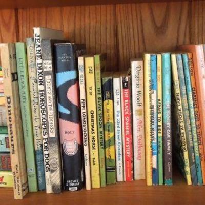 Lot 267: Boxed Lot of 50's and 60's Children's Books.