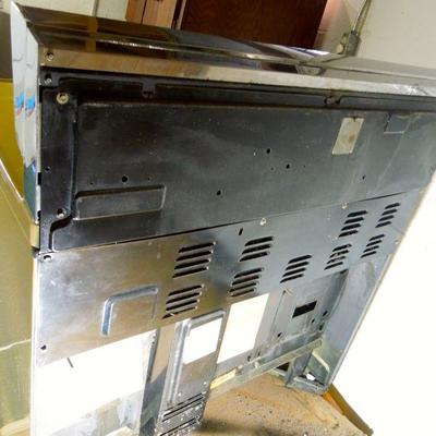 Lot 147: Vintage GE P7 Stove Range 1980's Harvest Gold