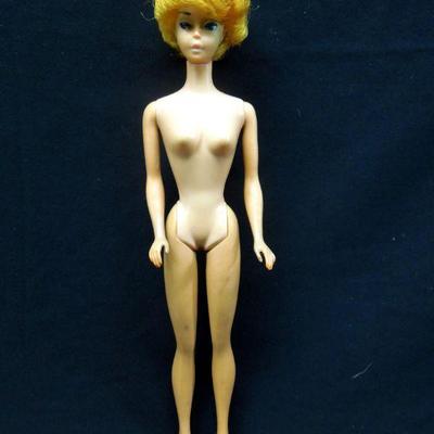 Lot 51: 60's Bubble Cut Barbie in Early Case with Accessories