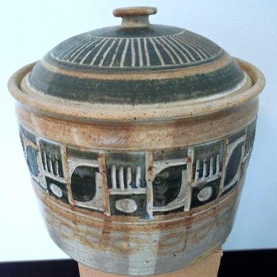 Lot 272: Two 1970's Studio Pottery Pieces by Michael Pitts