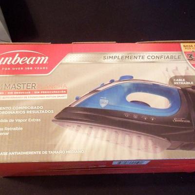 Lot 177: Clothes Iron; Handmixer and Electric Carving Knife