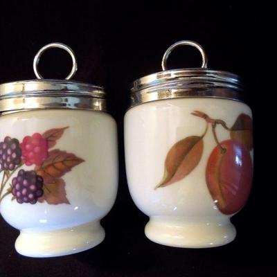Lot 175: Mixed Lot Beverage and Tabletop Pieces
