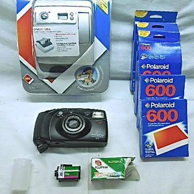 Lot 33: Polaroid Ultra 600 Unopened Camera/ Minolta Freedom 90 EX Zoom with Film