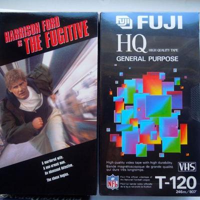 Lot 113: Zenith VCR and 20 Classic VHS Tapes