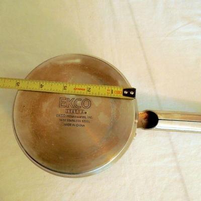 Lot 166: Basic Kitchen Essentials/Pots /Casserole/Cast Iron