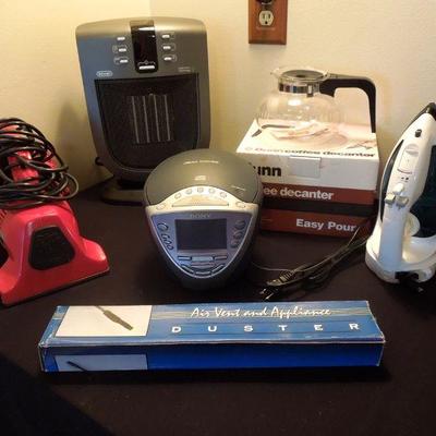Lot 176: Group Small Appliances
