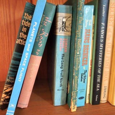 Lot 267: Boxed Lot of 50's and 60's Children's Books.