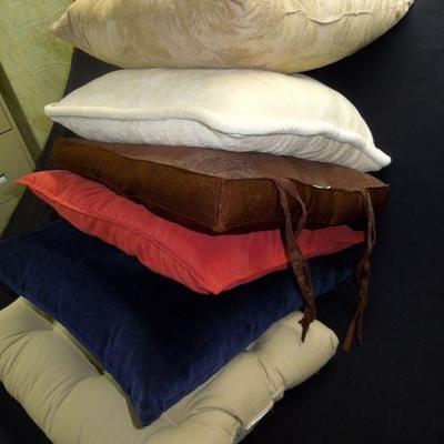 Lot 13: Seat Cushions and Therapeutic Pillow