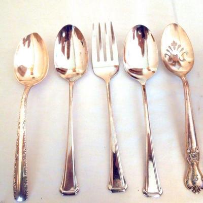 Lot 167: Flatware Set , Knives and Cutlery