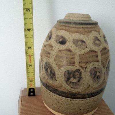 Lot 202: 8 Pieces of Vintage Southern Art Pottery: Charles Counts et al