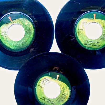 Lot 107: Beatles 45 rpm Collection Apple and Capitol Label