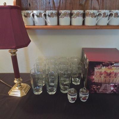 Lot 175: Mixed Lot Beverage and Tabletop Pieces
