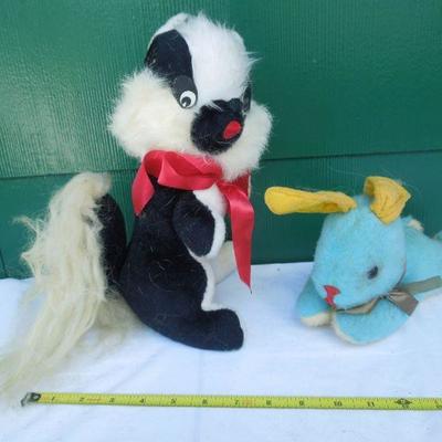Lot 229: Six 1960's Stuffed Carnival Prize Animals