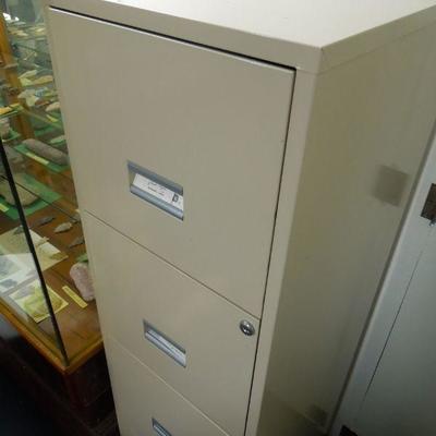 Lot 139: One 4 Drawer Metal File Cabinet with Keys
