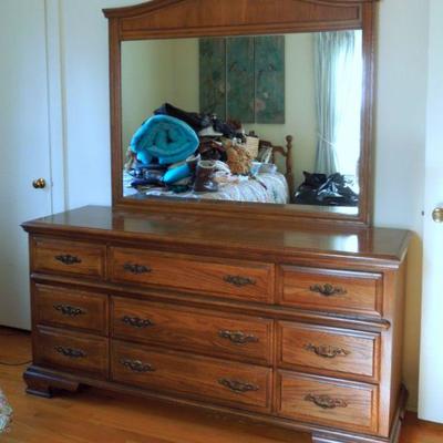 Lot 88:  Early American StyleChest of Drawers with Mirror