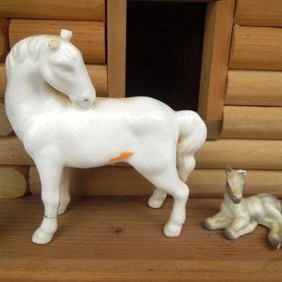 Lot 232: Log Cabin and 1960's Model Horses