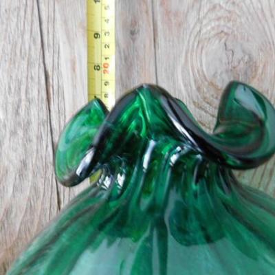 Green Ribbon Edge Art Glass Vase 8