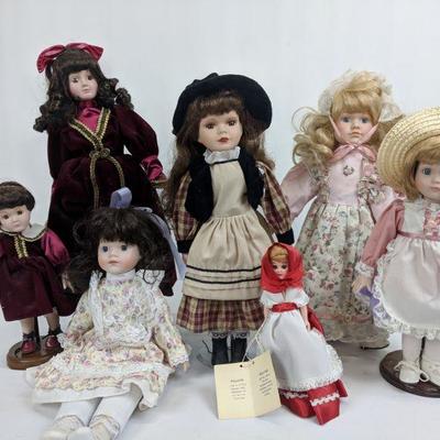 6 Porcelain Doll Lot & 1 Souvenir Doll (Poland), Mother & Daughter Set