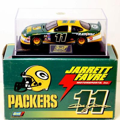 Dale Jarrett #11 Brett Farve PACKERS NASCAR 1999 Die-Cast 1/24 Car Model