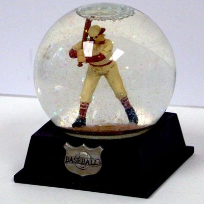 Vintage Baseball Player Snow Globe - L-001