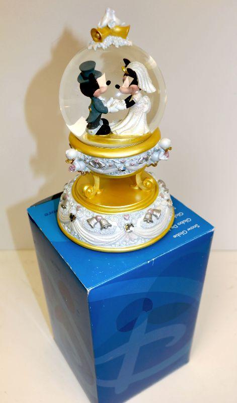 Disney Mickey Minnie Mouse Wedding March Musical Snow