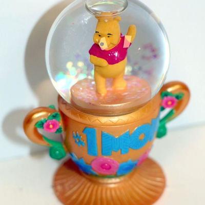 #1 MOM Winnie The Pooh Miniature Snow Globe Disney