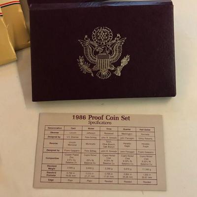 Lot 32 - 1985 Mint and Proof Sets