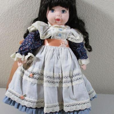 Vintage a Playmate today- a Treasure tomorrow. Wind up Music Doll 