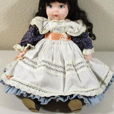Vintage a Playmate today- a Treasure tomorrow. Wind up Music Doll 