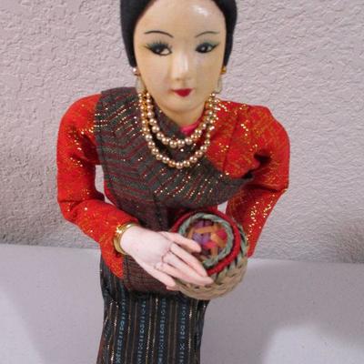 Vintage Kneeling Geisha Doll 10