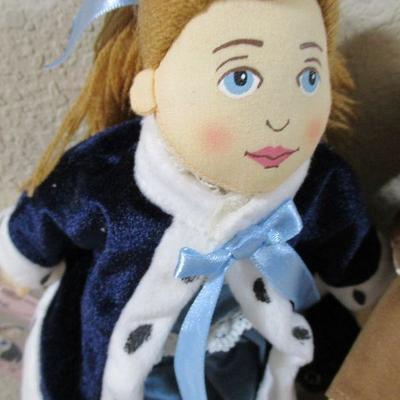 Lot of Two J.Paul Getty Museum Cloth Dutch and Belgium Dolls 