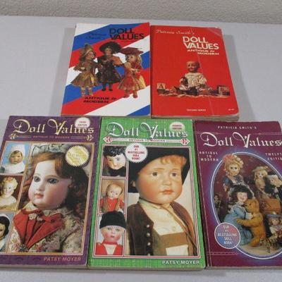 Lot of 5 Doll Value Books  Antique to Mordern Patricia Smith / Patsy Moyer