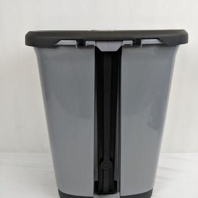 7 Gal Hefty StepOn Garbage Can, Lockable, Keeps Pets/Kids Out - New