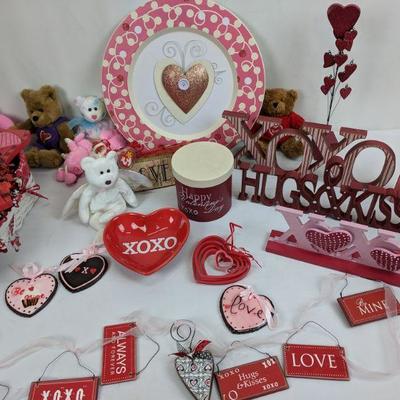 Valentines Decor Lot, Decor, Plush & Other - Used