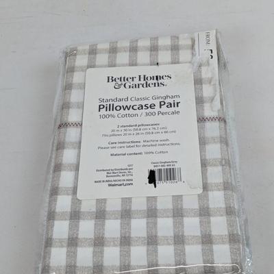 2 Grey Gingham Standard Pillow Cases & White Twin Flat Sheet (200 Thread) - New