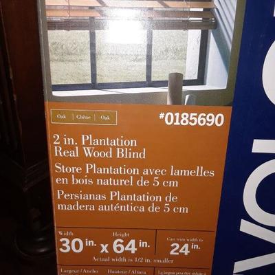 WOOD  LEVOLOR BEIGE BLINDS SIZE 30" X 64"