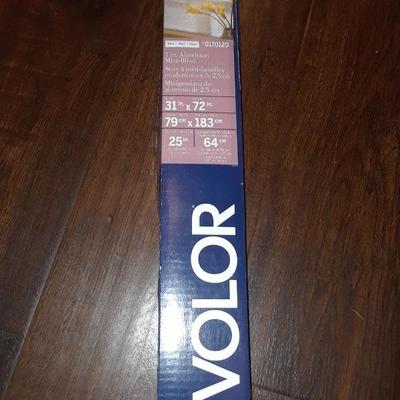 31 X 72 BLINDS BY LEVOLOR WHITE