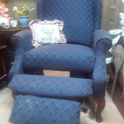 VINTAGE QUEEN ANNE RECLINER CHAIR