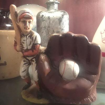 VINTAGE BASEBALL PLANTER CIRA 1960;S