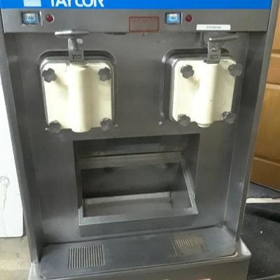 TAYLOR SOFT SERVE ICE CREAM MAKER