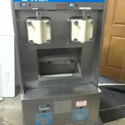 TAYLOR SOFT SERVE ICE CREAM MAKER