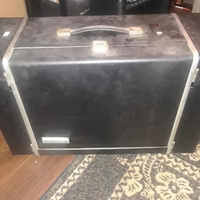 VINTAGE RECORD PLAYER