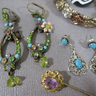  Vintage Estate Costume Jewelry Lot Some brand names All Wear 