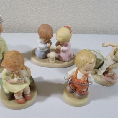 Lot of 5 memories of Yesterday Figurines 6" 
