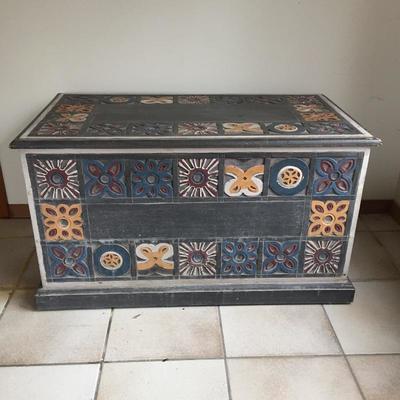 Lot 1 - Colorful Wooden Trunk