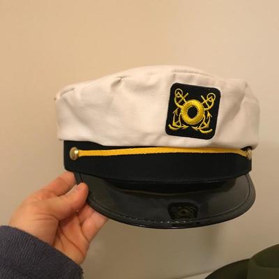 Lot 38 - Menâ€™s Hats