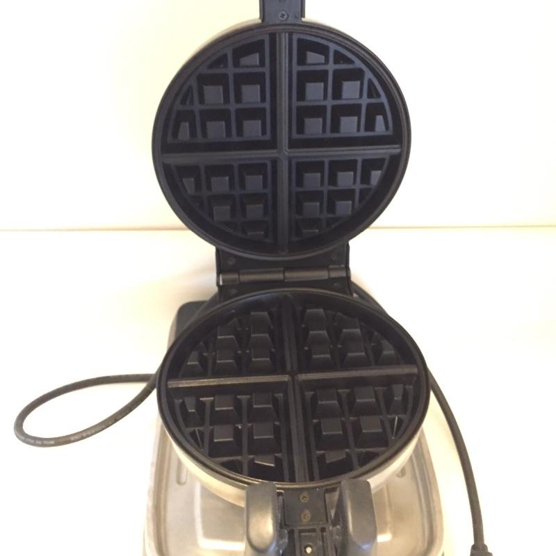 Lot 27 Waring Pro Restaurant Style Belgian Waffle Maker
